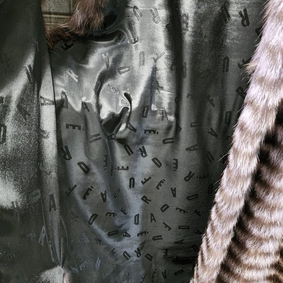 Feraud Paris Fur Vest (Beaver Fur) - Picture 7 of 7